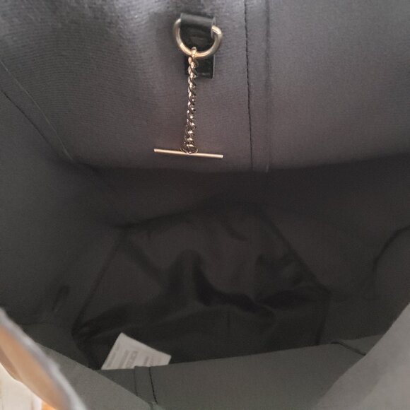 BNWT Donna Karan Cashmere Mist Large Bucket Tote T Chain Close (OS) - Picture 6 of 6